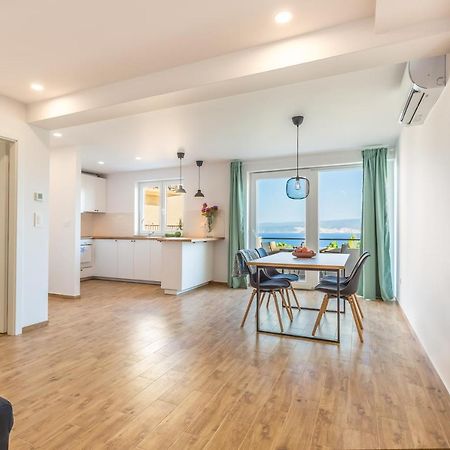 Adris Apartments Оміш Екстер'єр фото
