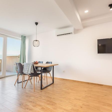 Adris Apartments Оміш Екстер'єр фото