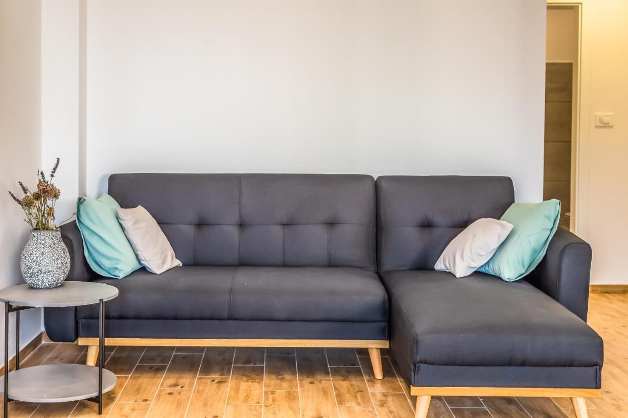 Adris Apartments Оміш Екстер'єр фото