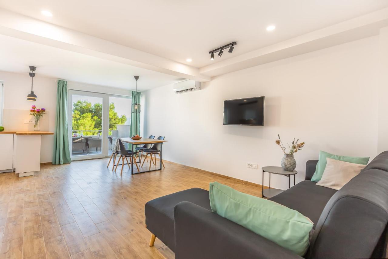 Adris Apartments Оміш Екстер'єр фото