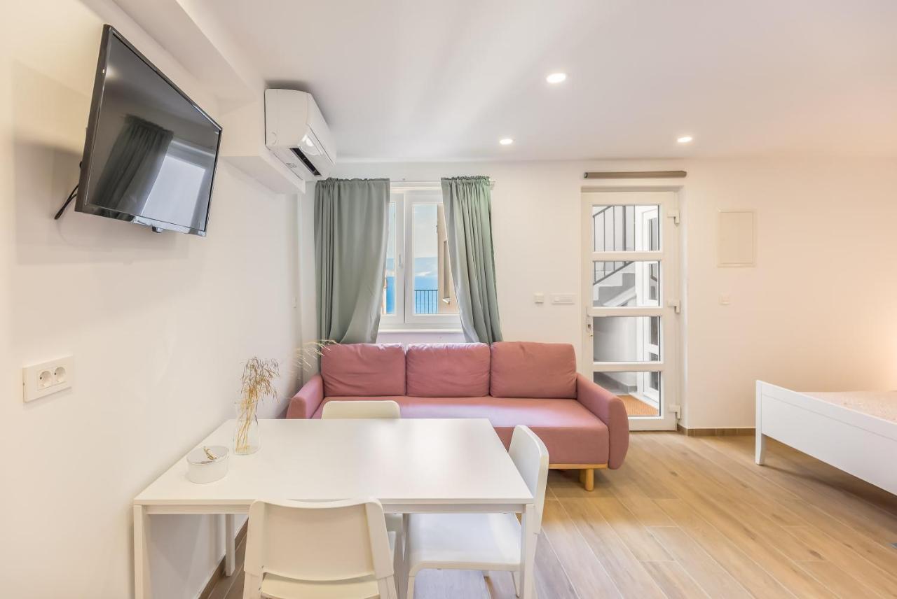 Adris Apartments Оміш Екстер'єр фото