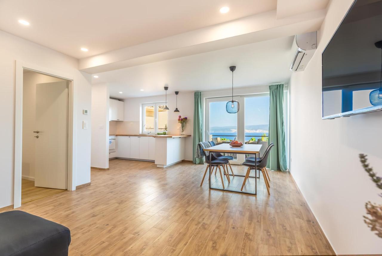 Adris Apartments Оміш Екстер'єр фото