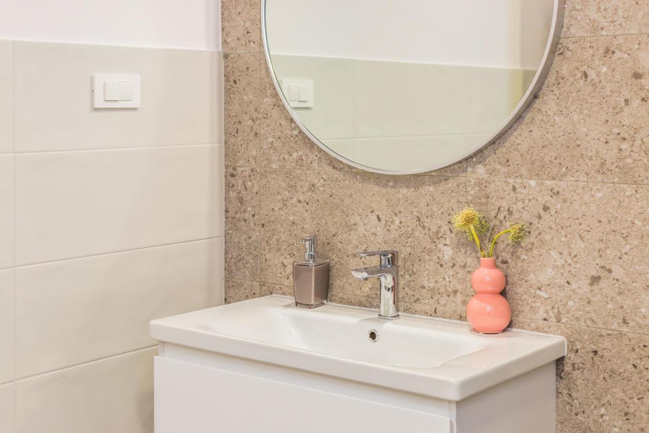 Adris Apartments Оміш Екстер'єр фото