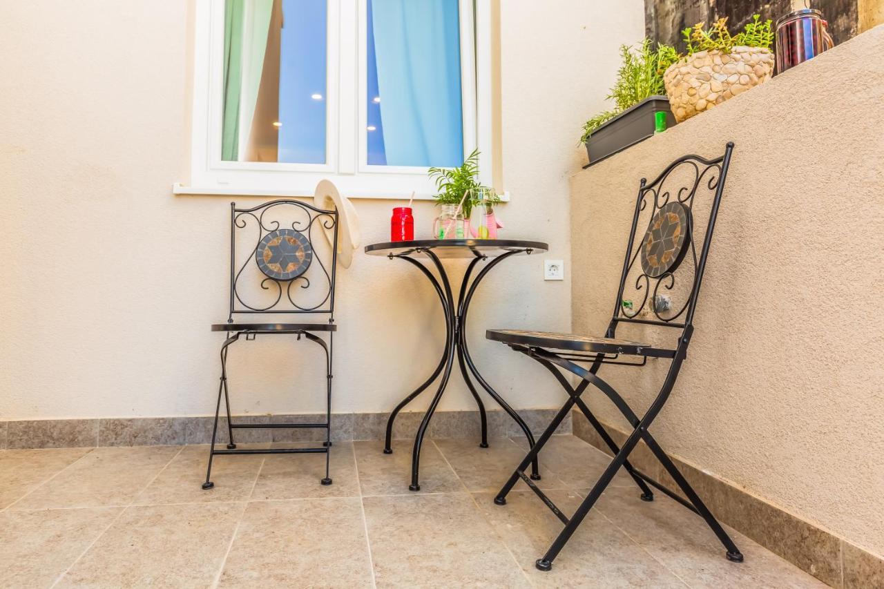 Adris Apartments Оміш Екстер'єр фото