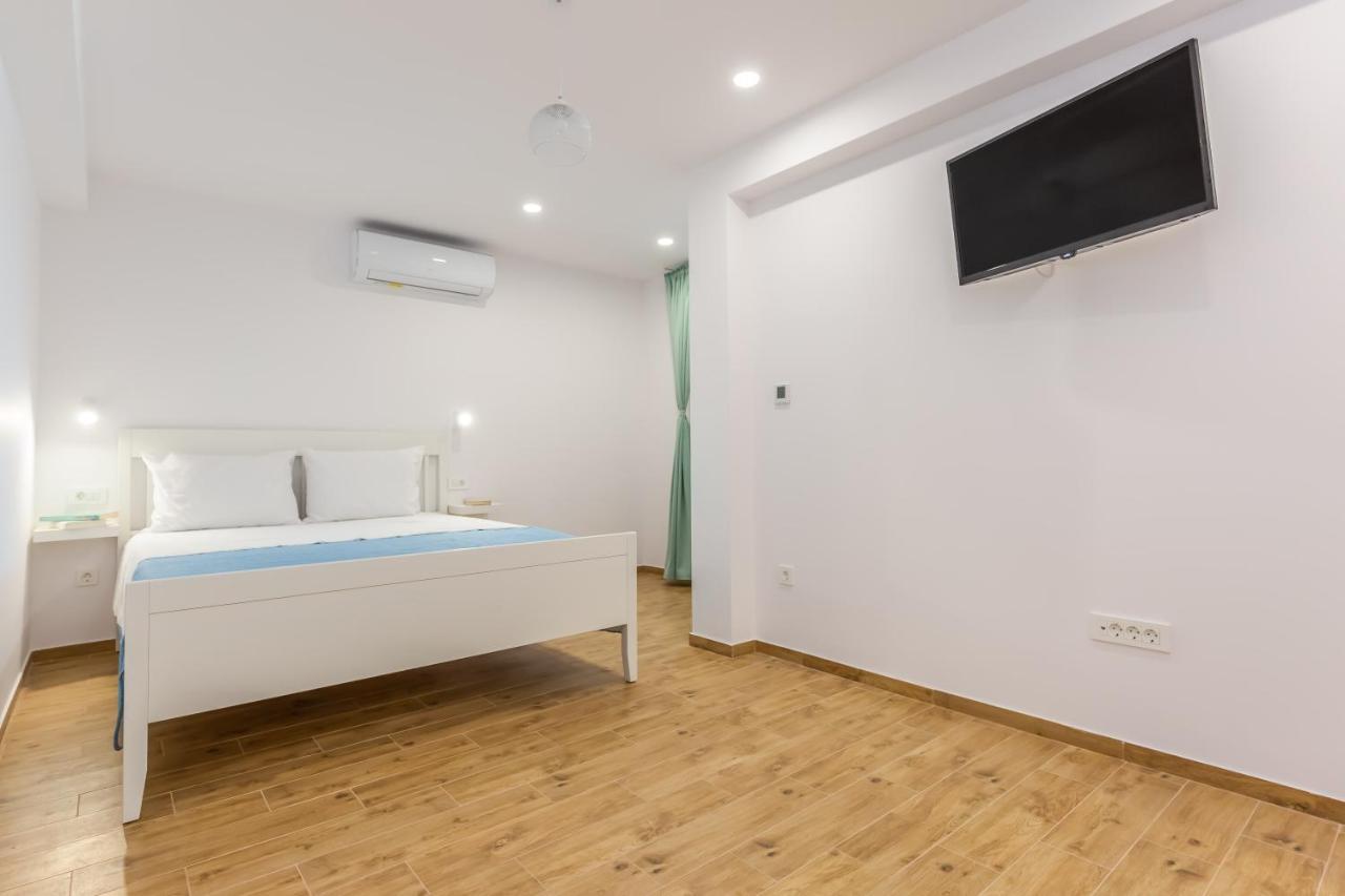 Adris Apartments Оміш Екстер'єр фото